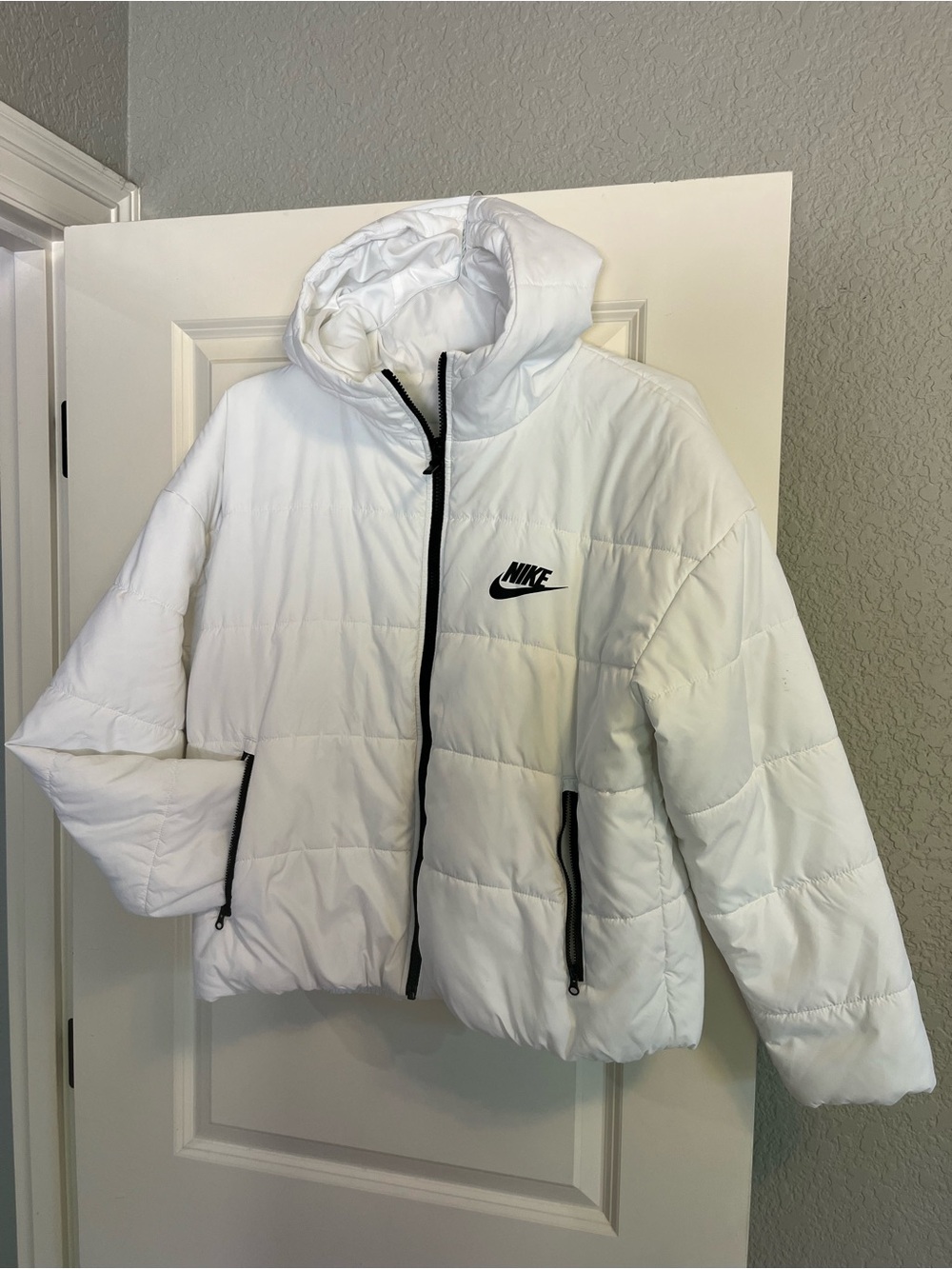 Nike White Quilted Puffer Jacket with Hood